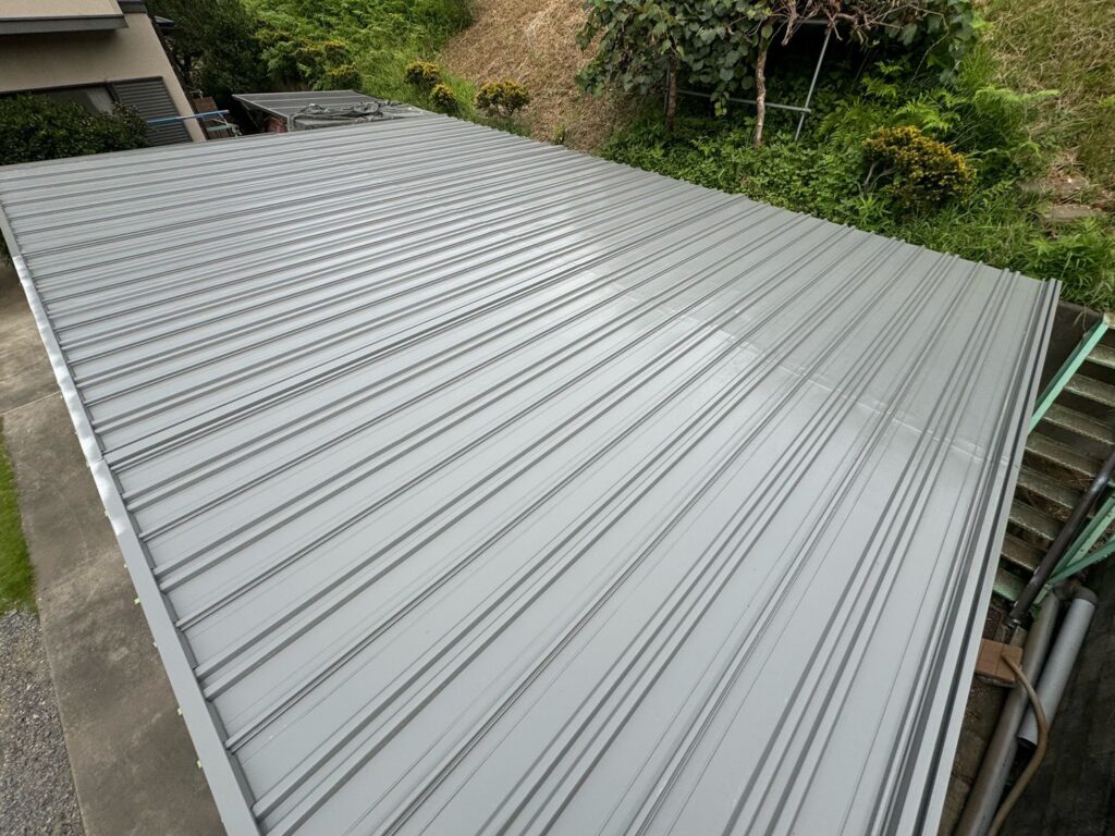 屋根中塗り（完了）<br />
